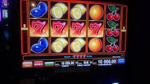 Pajaktot live casino dengan dealer asli streaming langsung